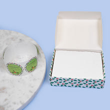 1/4 Pound Folding Short One-Piece Boxes, Holly & Berries