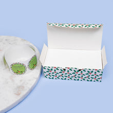 1/2 Pound Folding One-Piece Boxes, Holly & Berries